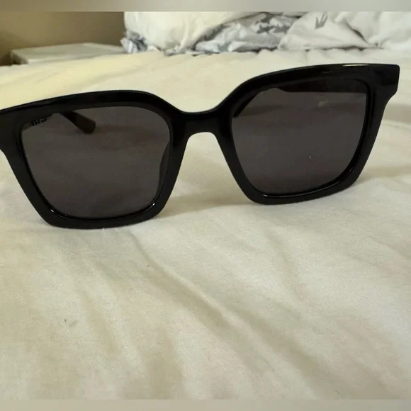 authentic stylish square Gucci Black/Bluish Sunglasses - Picture 5 of 15